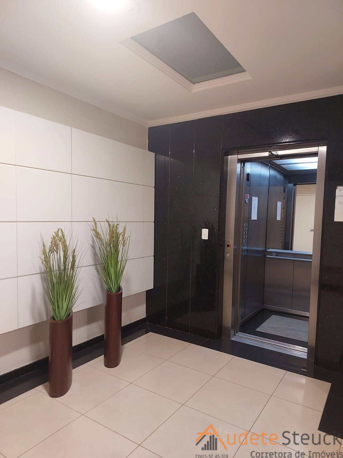 517ed6d1-c95c-410d-935a-cac8e7f8b9ae