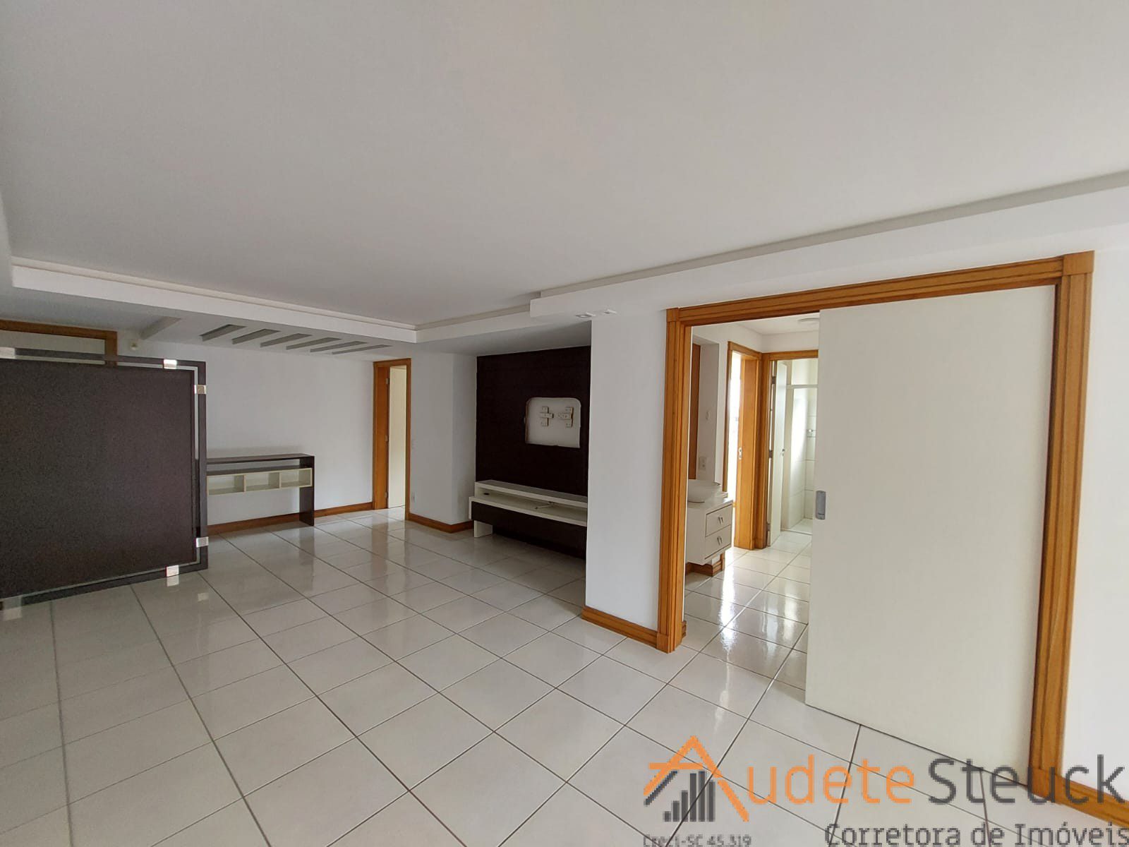 ab10ca40-7bf4-48b2-86c2-d5b12ff33c17