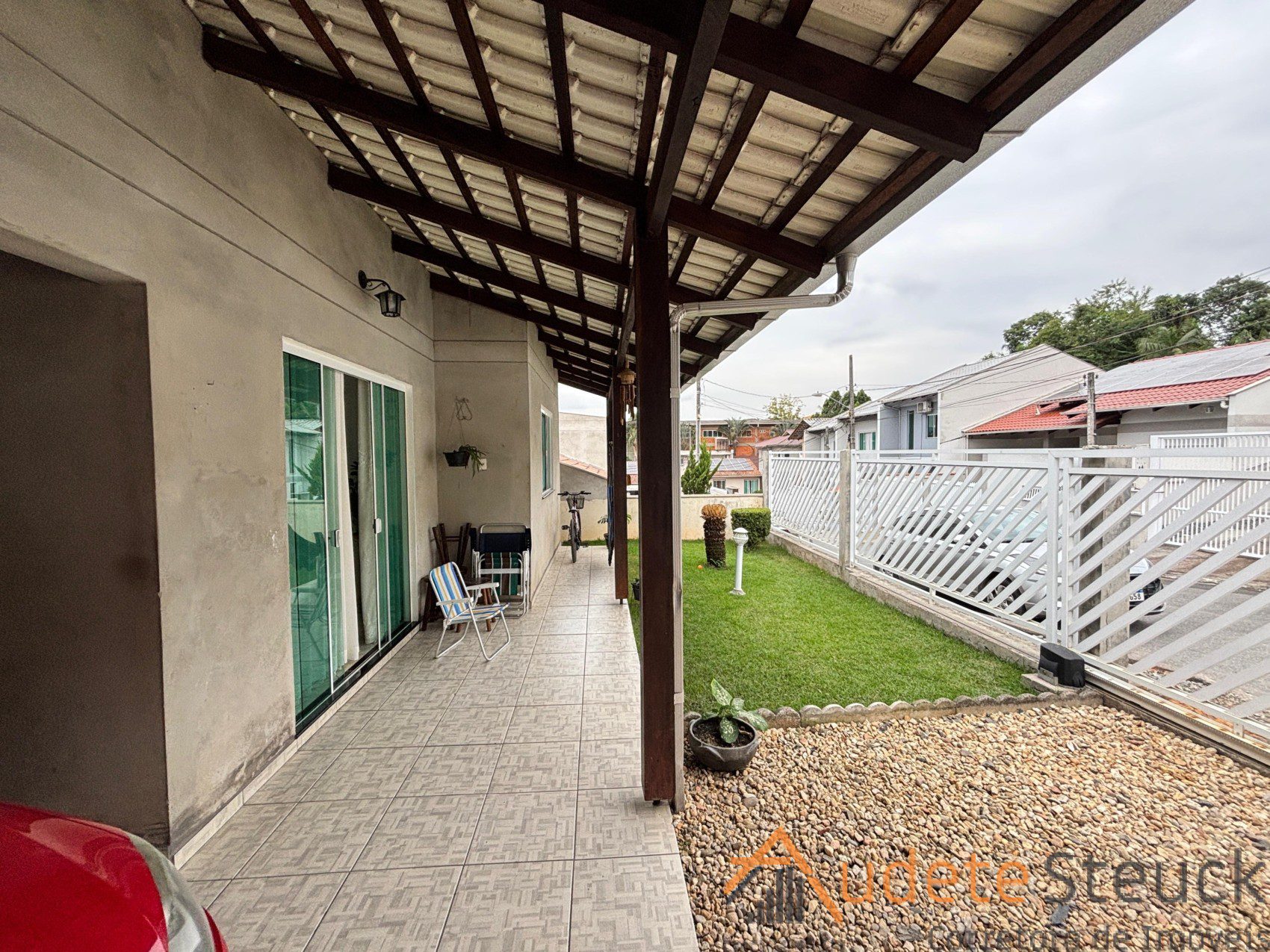 b1b9811f-2146-4bb4-a81b-c9a64f188f11