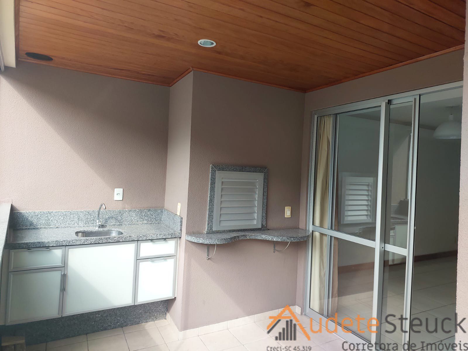 bcbf56cc-d817-4ec6-a4df-5ddb83c3a544