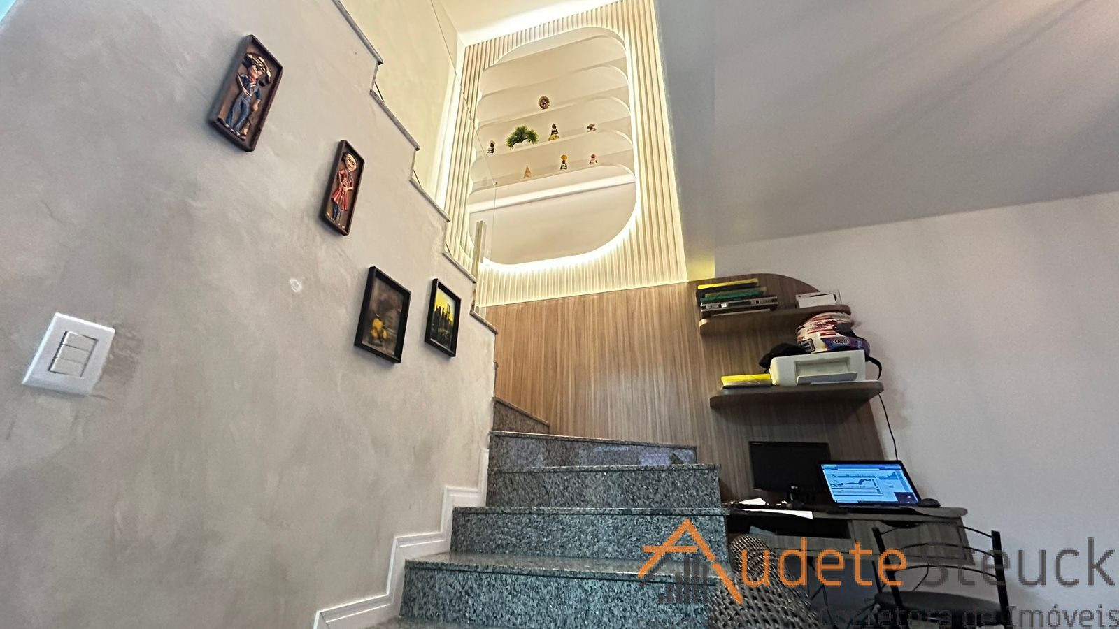 a1647541-4120-4a02-b448-2192e16a5375