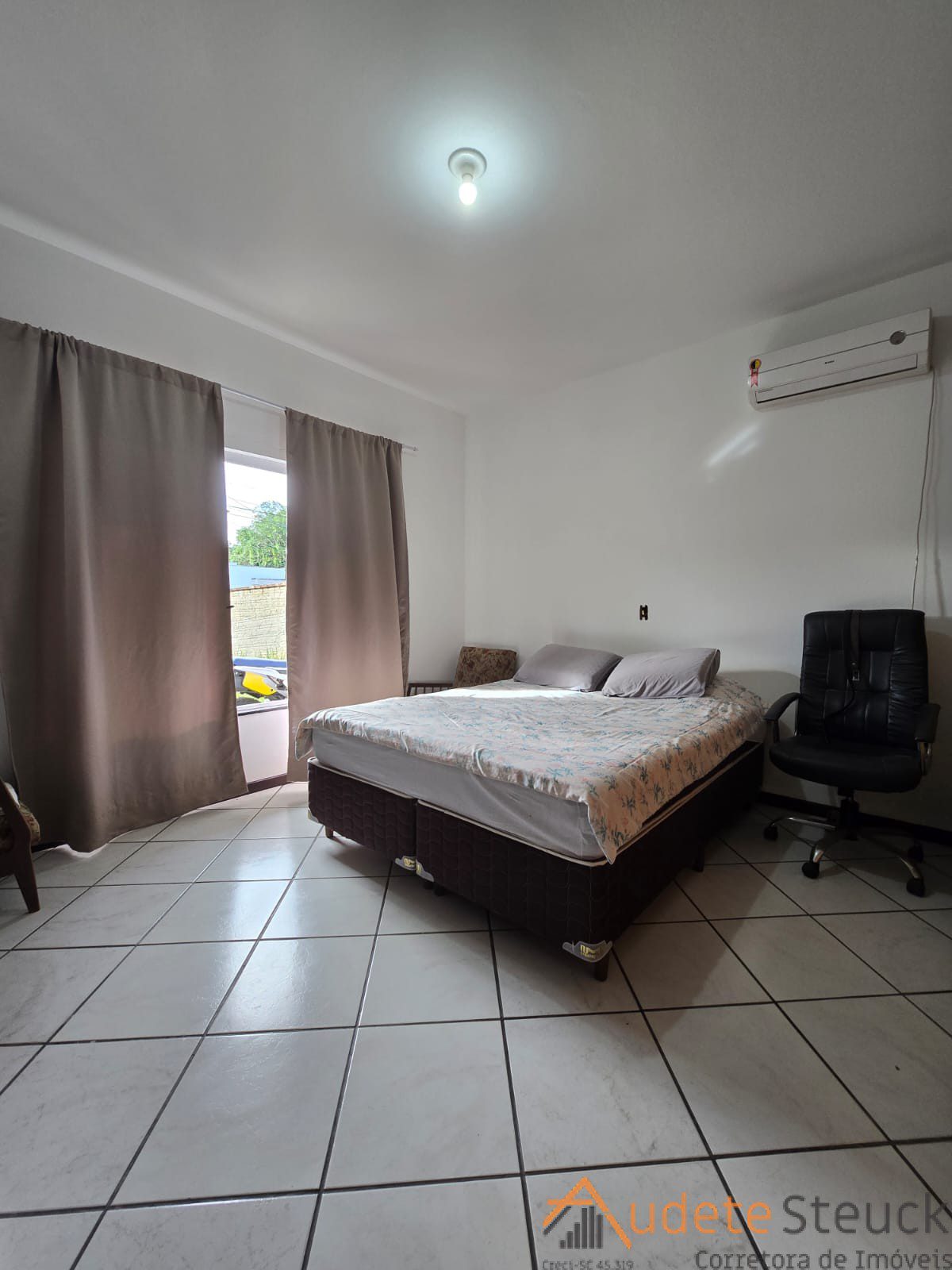 0d1ac4d9-6969-4f40-b400-a8f2e0d6368b