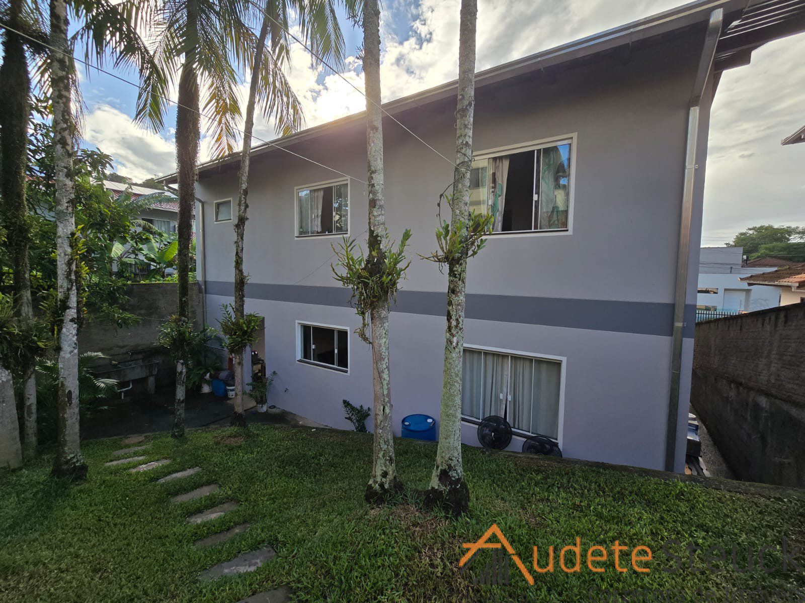 0d5d2c37-df4a-415e-a4eb-8db1665509a6