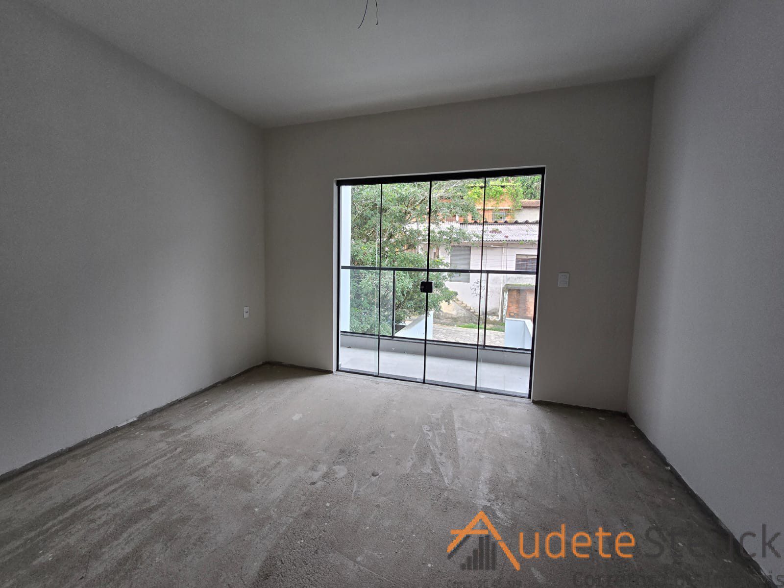 5c75768a-5d59-4bb4-a2fa-e6c6da81c928