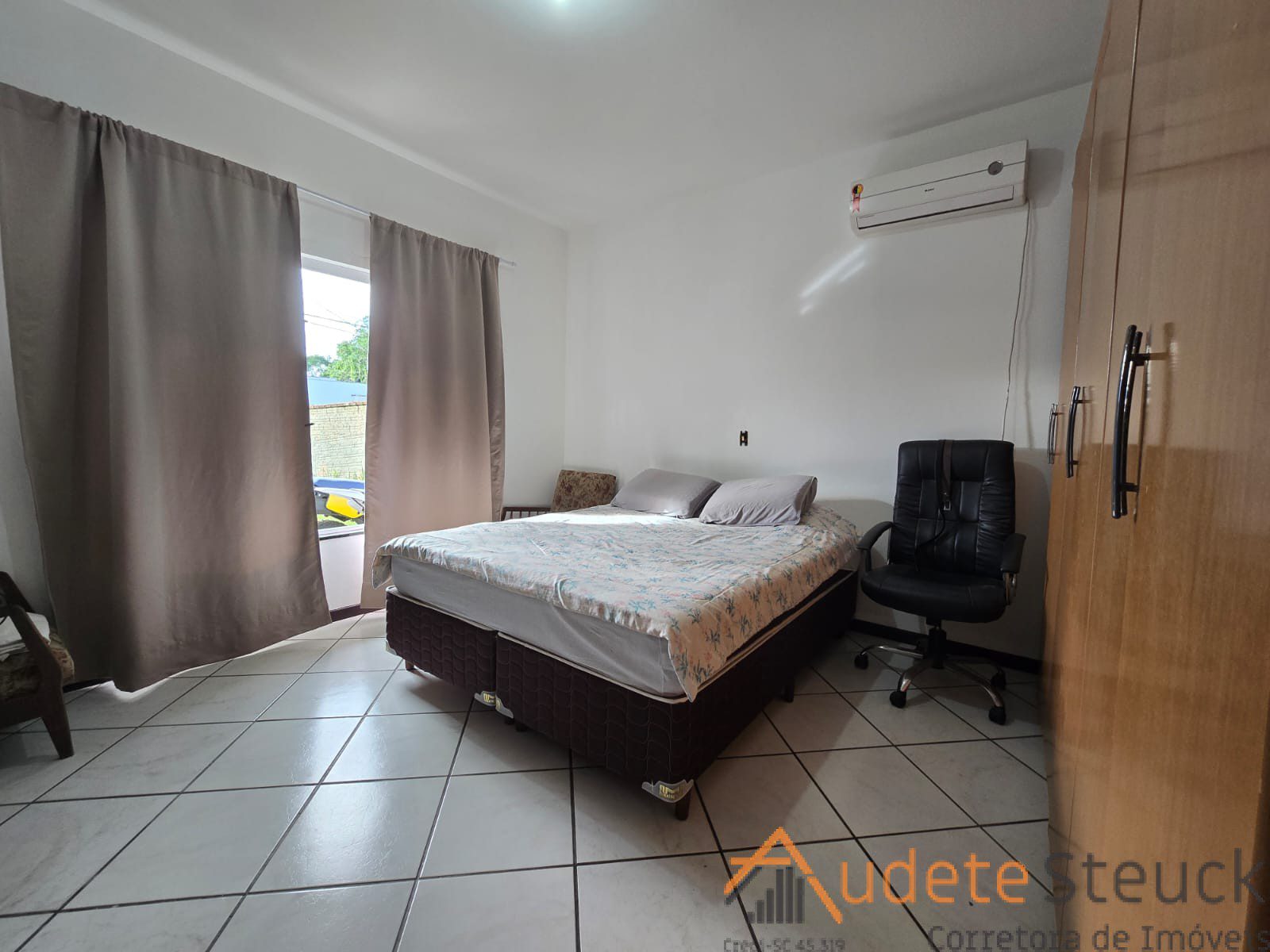 72d1b48f-a04d-4a6f-a128-313d23c8c62c