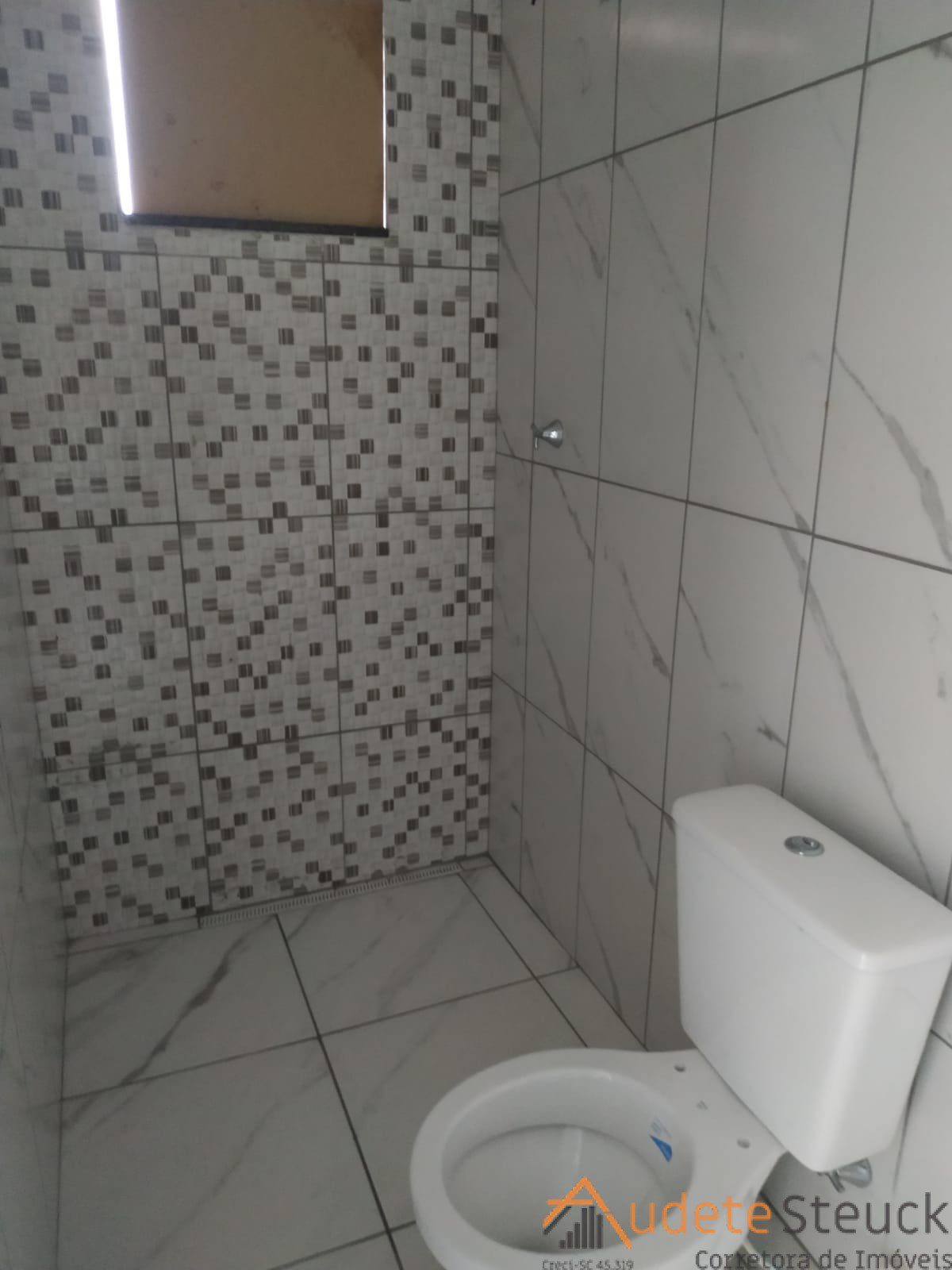 8dc422e0-22c8-4f85-ad57-abad4bd2b7f1