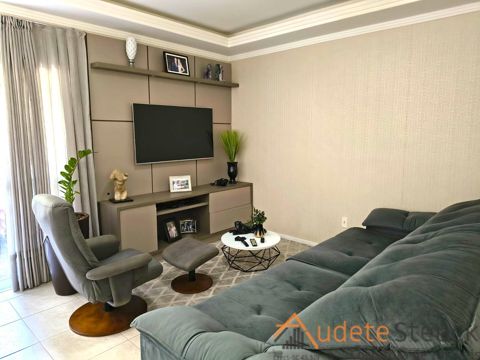 a521f8c9-1b24-46b3-89a6-2119a7341c05