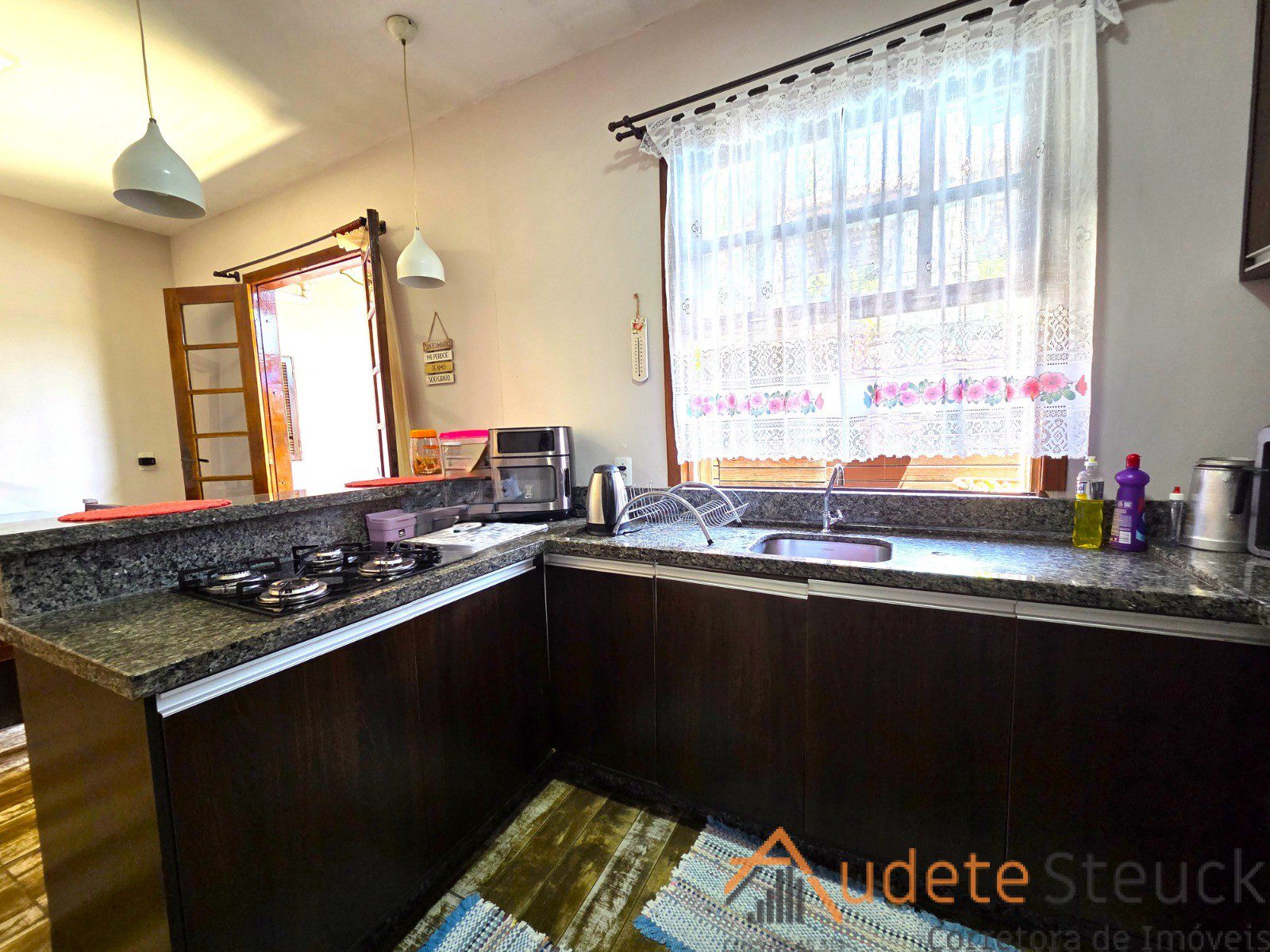 c20cd82f-3d55-42ec-ac81-1f17c362aa7b