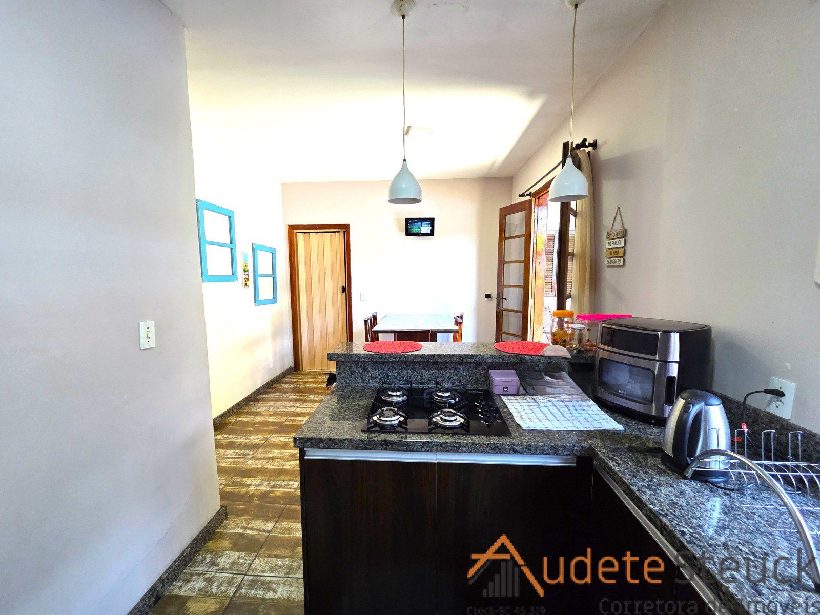 ec272f19-e869-4ef4-bd08-5cd1b72bcc3c