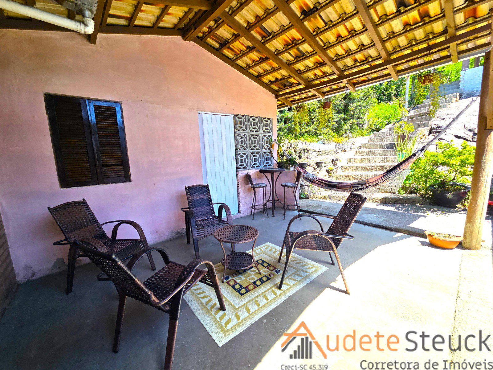 f5d5d087-342a-4e60-a18d-b67d4bef1b66